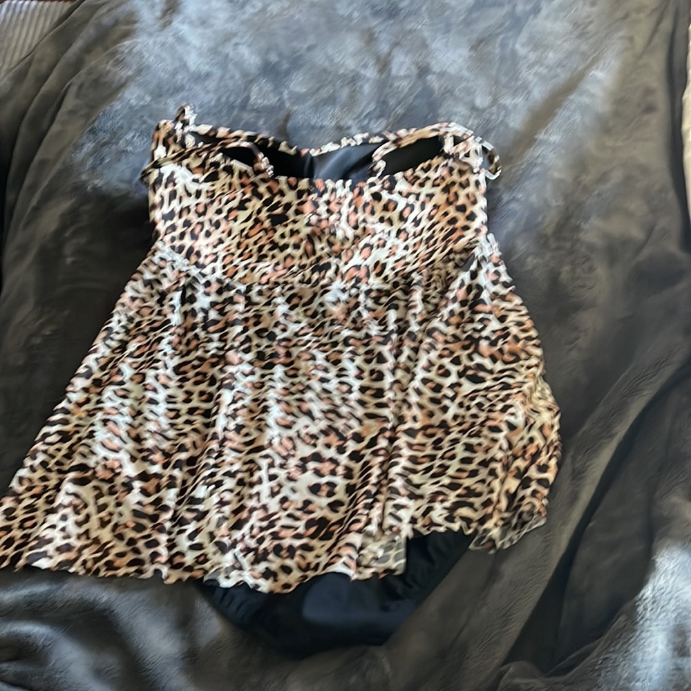 One piece leopard - Picture 3 of 3
